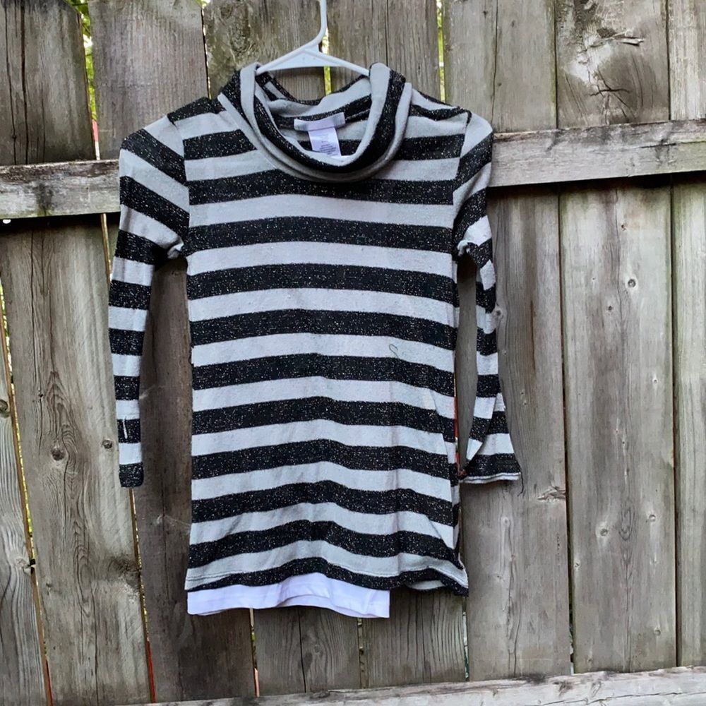 Piper stripped 2 layer top sz. M 7-8